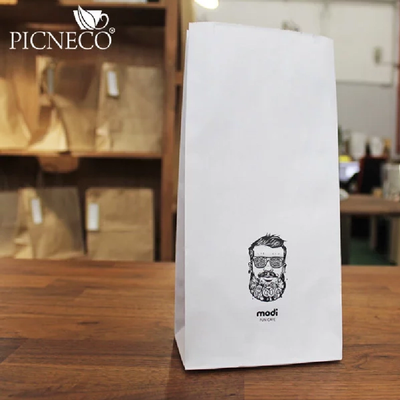 товар Бумажный пакет с прямоугольным дном, 80*50*170 мм, 65 г/м, белый BPD008